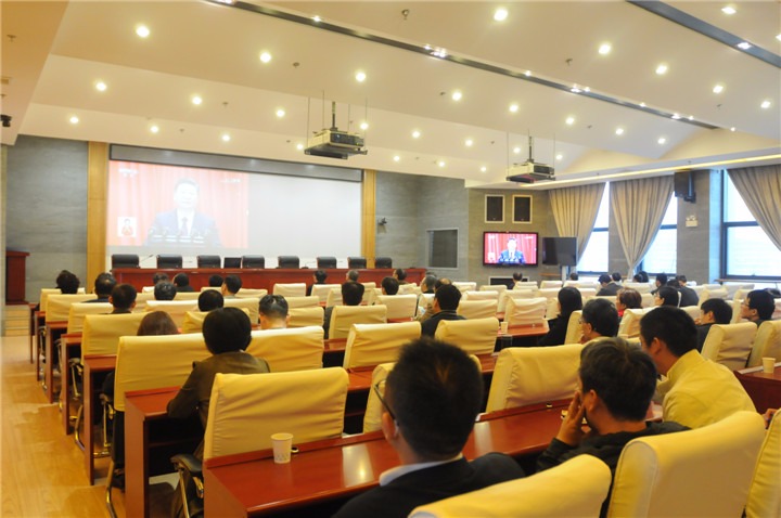 云南NG体育集团组织广大党员干部职工收看党的十九大开幕式实况深受鼓舞反响热烈