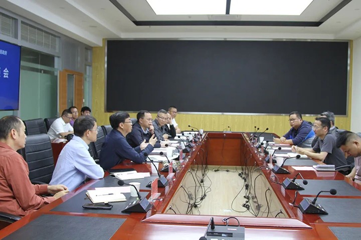 云煤（NG体育）集团与开远市政府举行座谈会