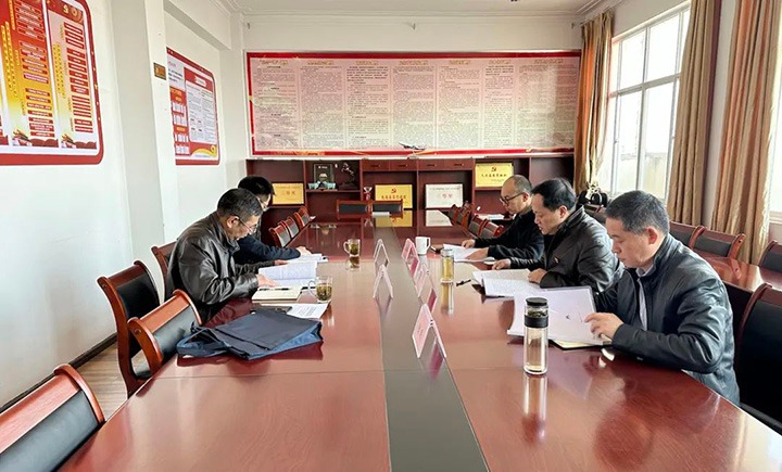 云煤（NG体育）集团指导组到石油化工供销公司指导民主生活会