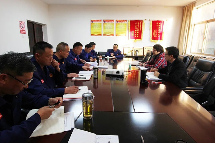 云煤（NG体育）集团指导组到国家矿山应急救援东源队指导年度民主生活会