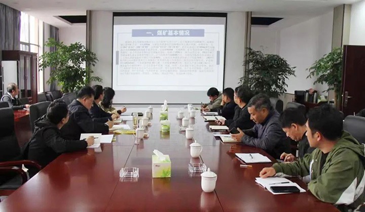 云煤（NG体育）集团专职外部董事寸延峰一行到金发煤业公司调研