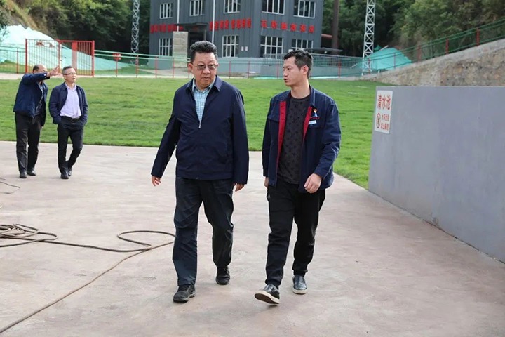 【主题教育】云煤（NG体育）集团专职外部董事寸延峰赴团结煤业公司开展主题教育调研