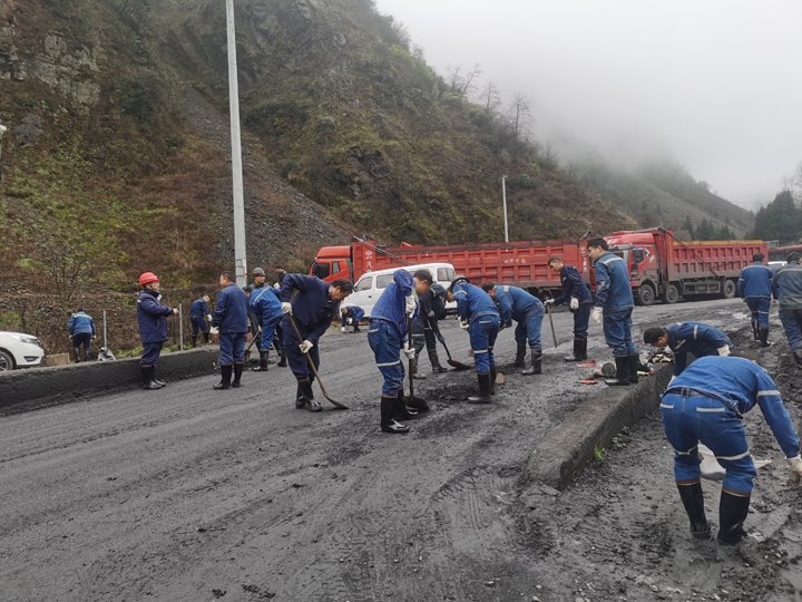 携手共进，，，，，，，共筑美丽矿山