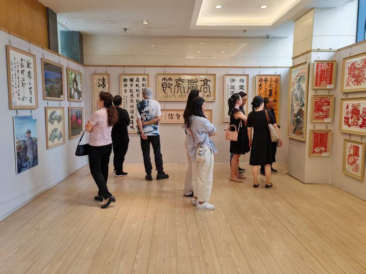 云煤集团纪委：翰墨绘清风 光影映廉心 以艺术之韵厚植廉洁文化根基